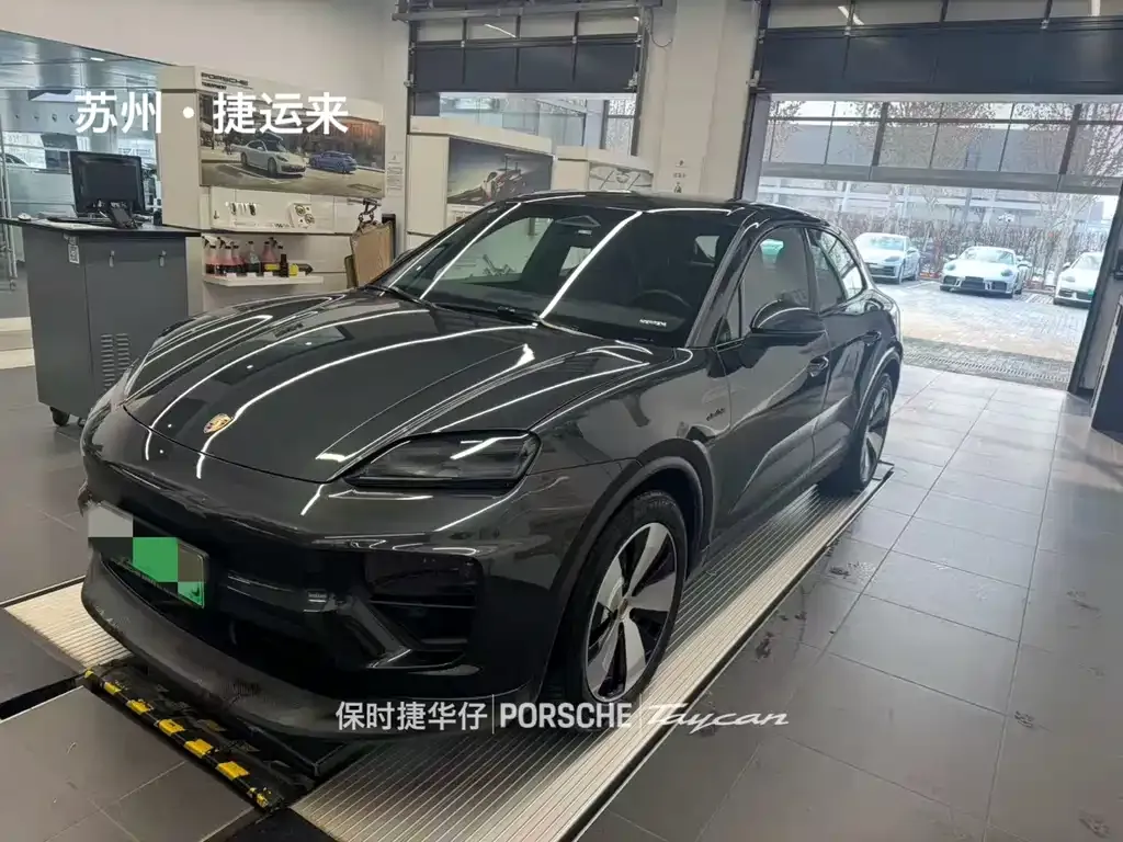 Porsche Macan EV