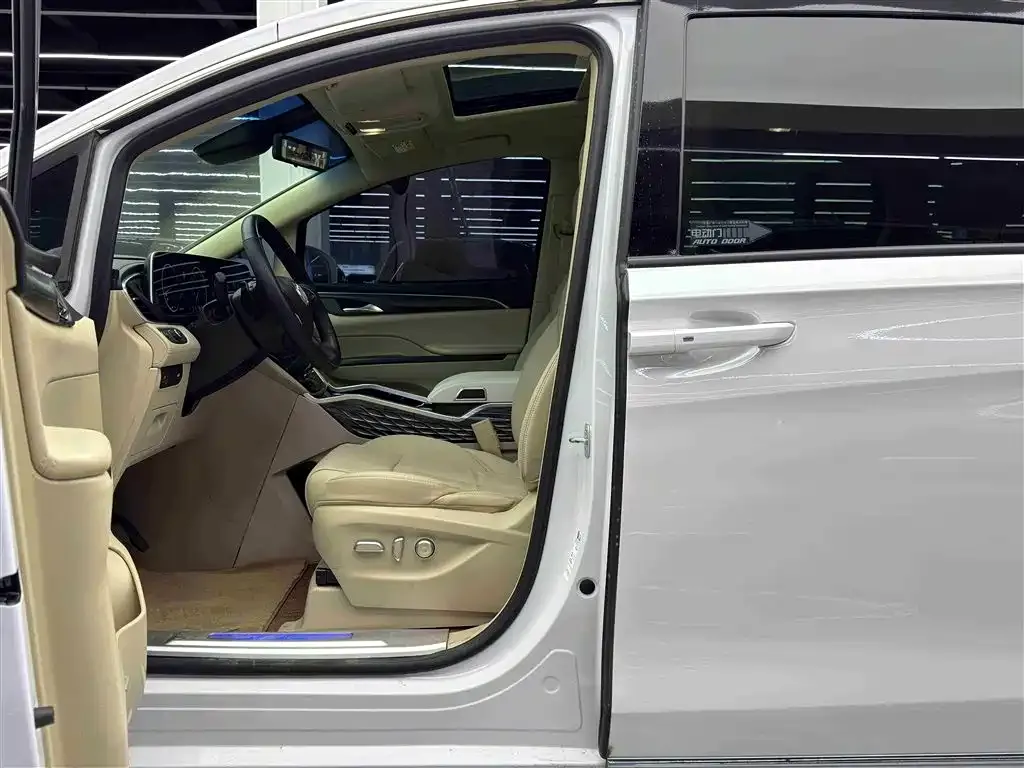 Buick GL8 2023 из CN, фото 9
