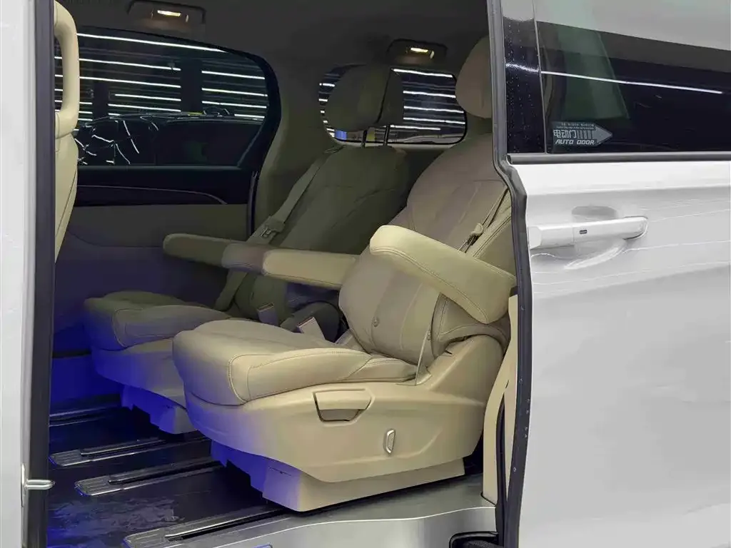 Buick GL8 2023 из CN, фото 4
