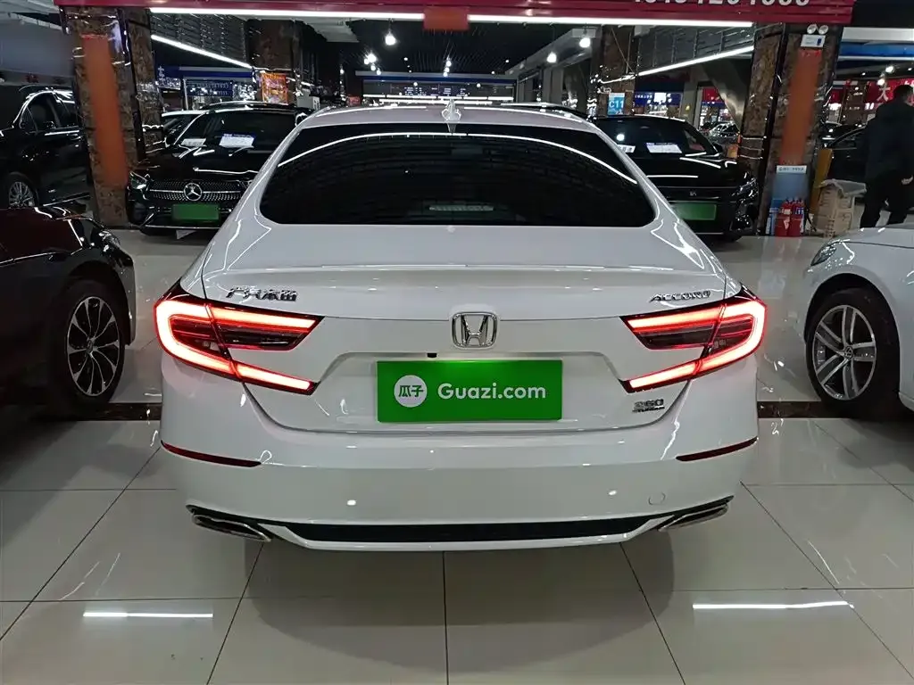 Honda Accord — фото 6