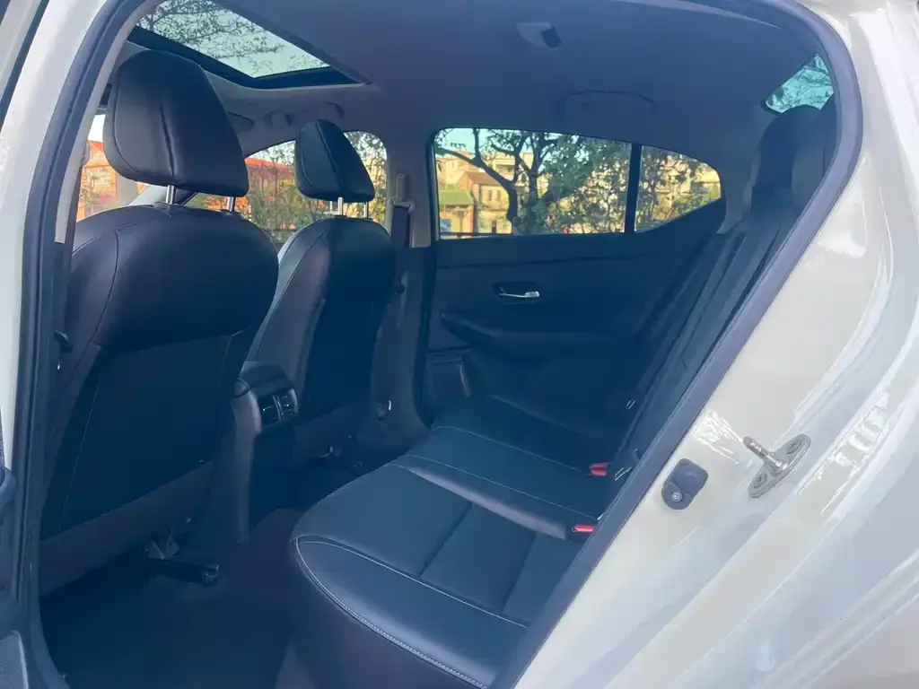 Nissan Sylphy 2023 из CN, фото 2