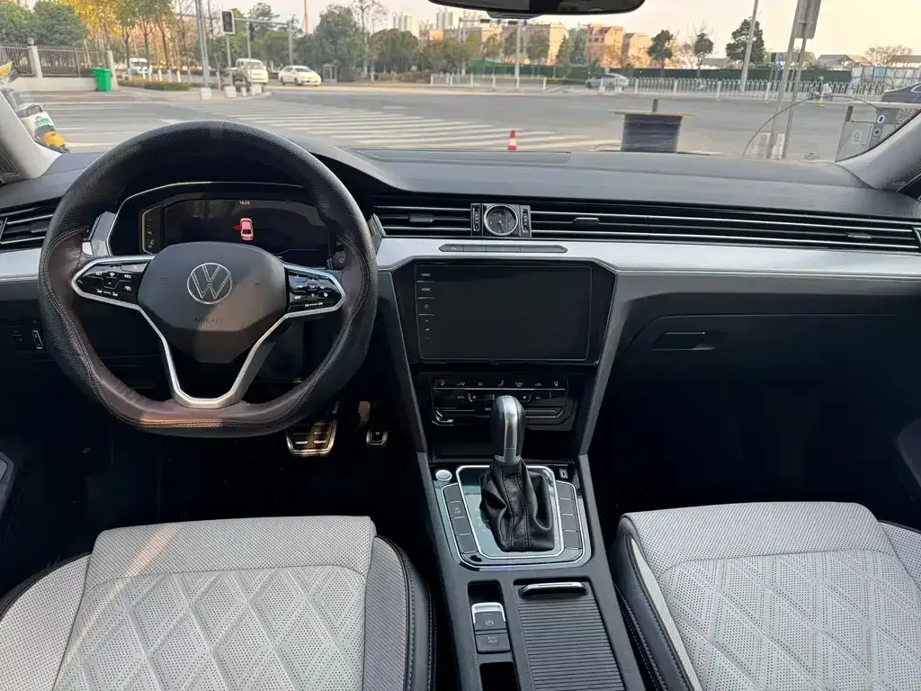 Volkswagen Magotan 2023 из CN, фото 6