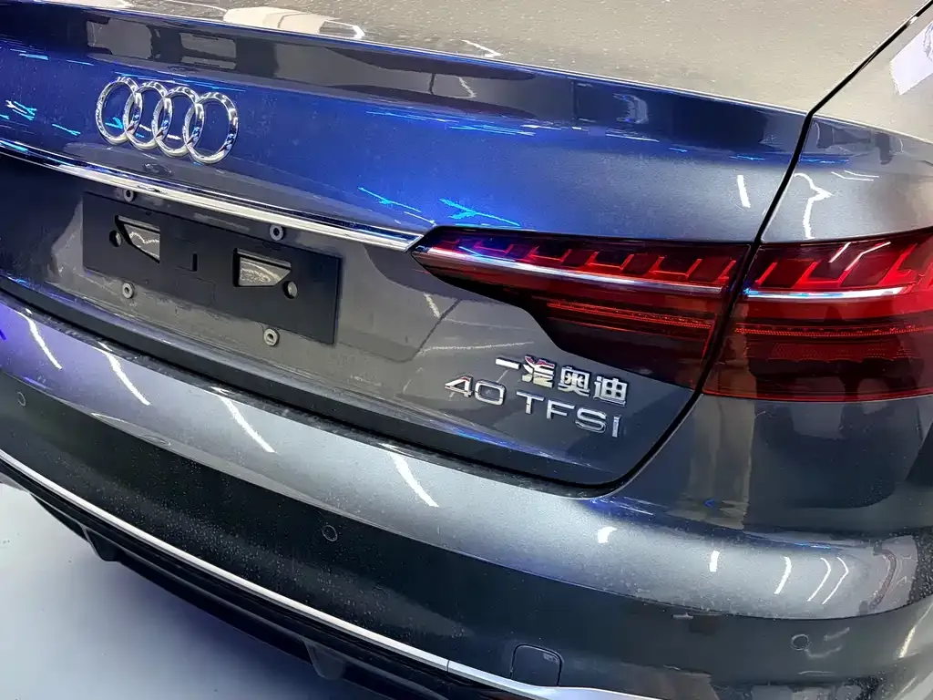 Audi A4L 2021 из CN, фото 10