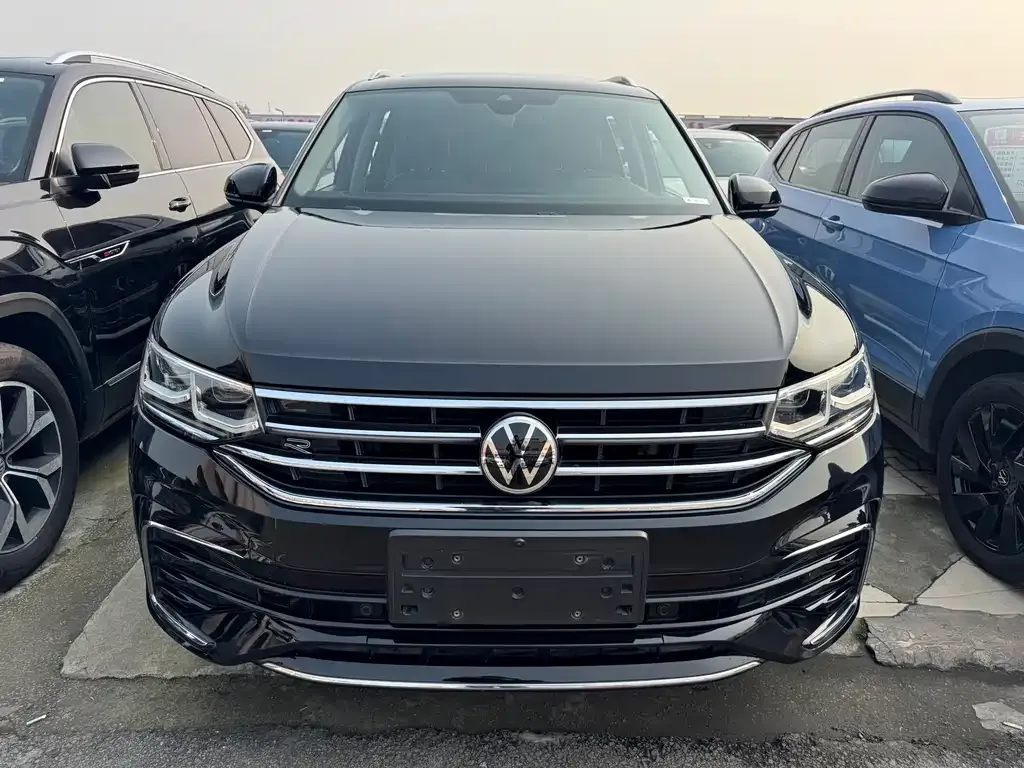 Volkswagen Tiguan L — фото 3