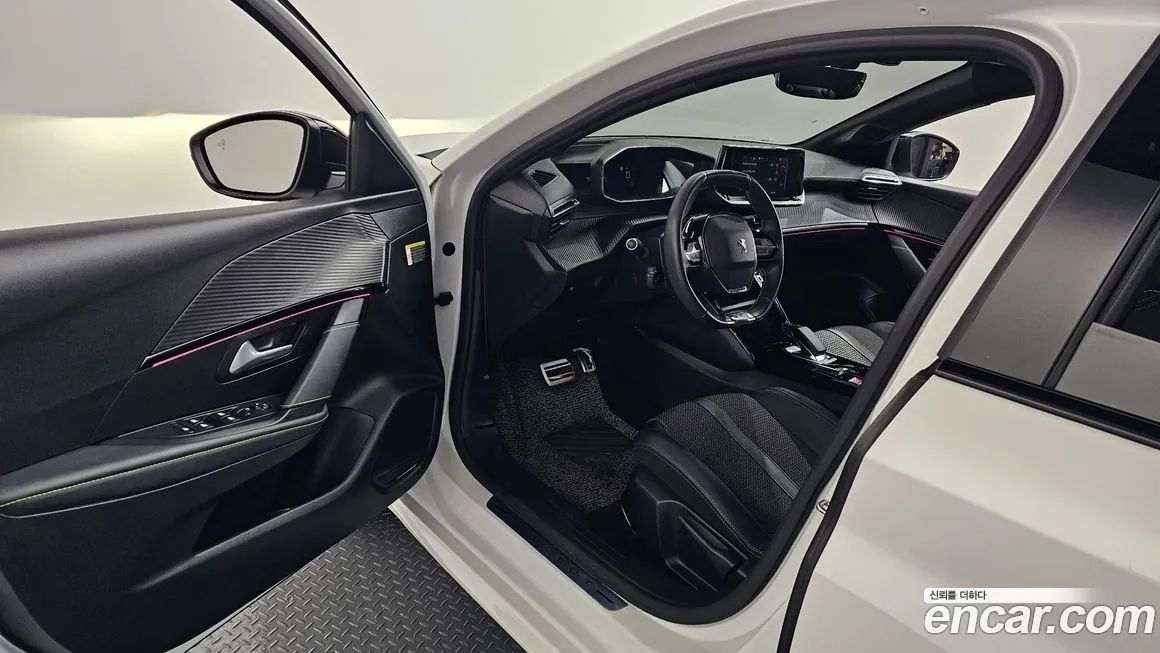 Peugeot 208 2021 из KR, фото 7