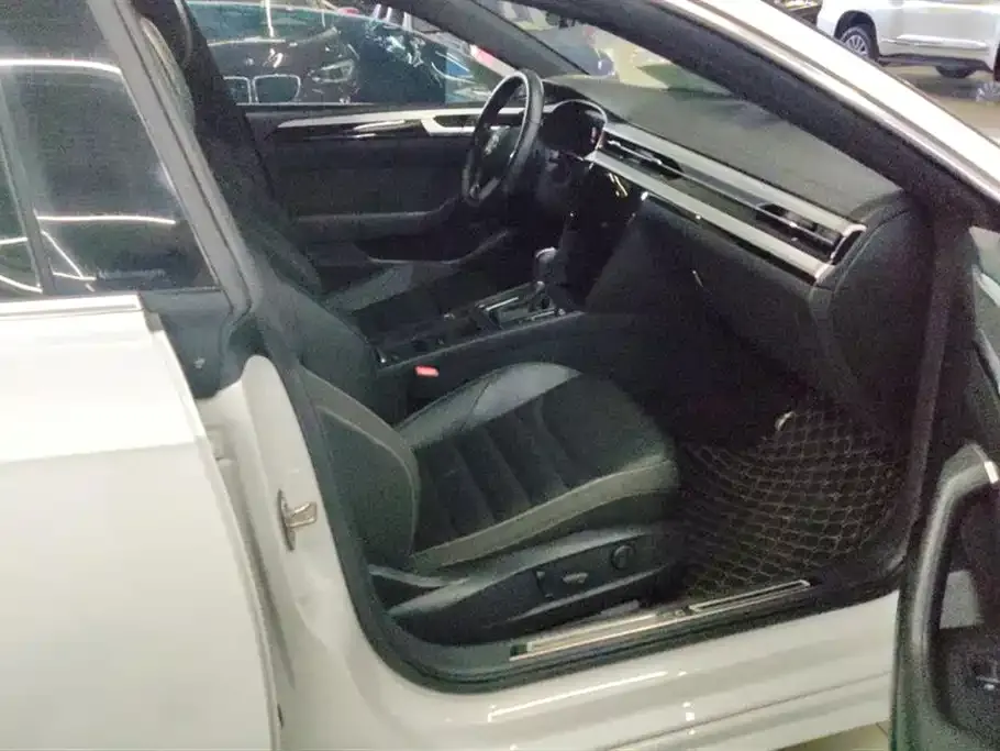 Volkswagen CC 2023 из CN, фото 3