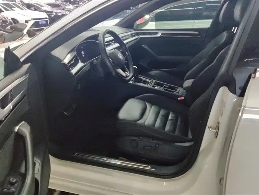 Volkswagen CC 2023 из CN, фото 5