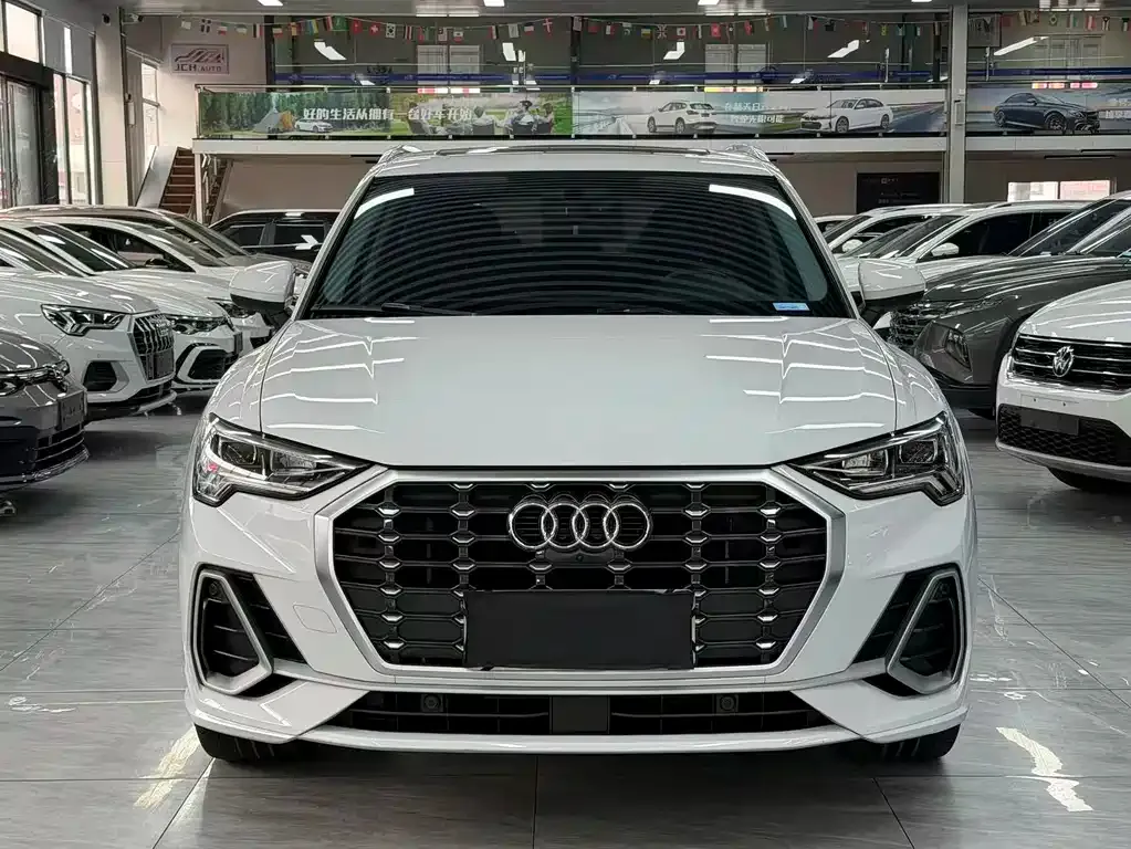 Audi Q3 — фото 8