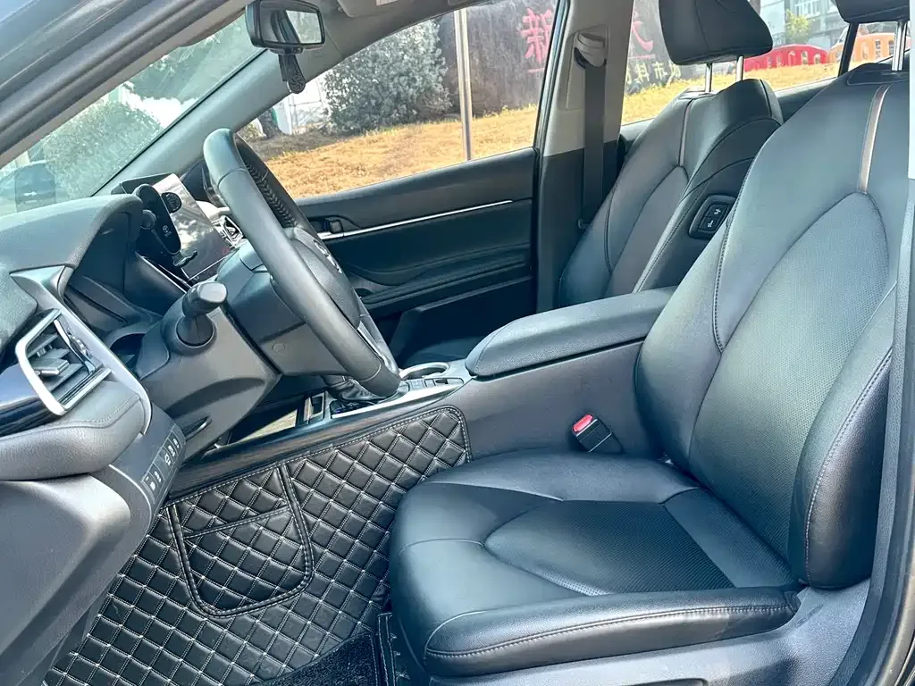Toyota Camry 2022 из CN, фото 2