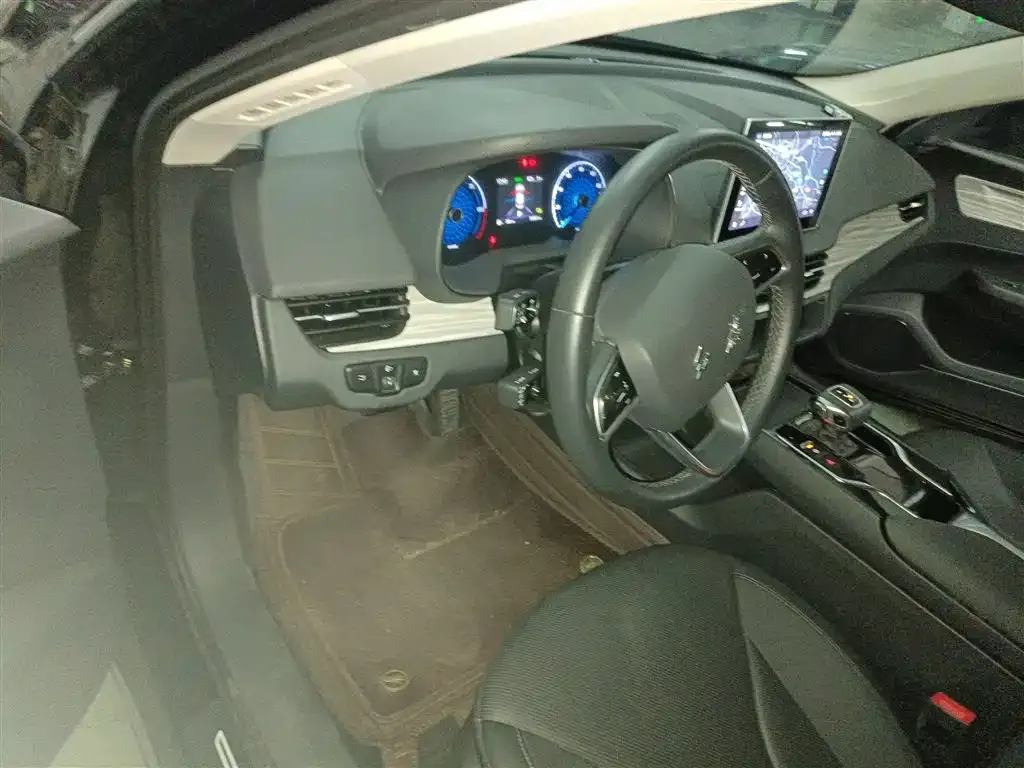 Hongqi E-QM5 — фото 10