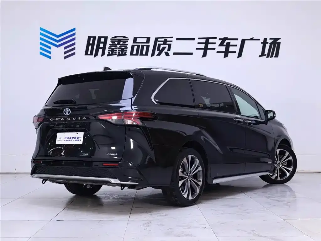Toyota Granvia 2023 из CN, фото 7