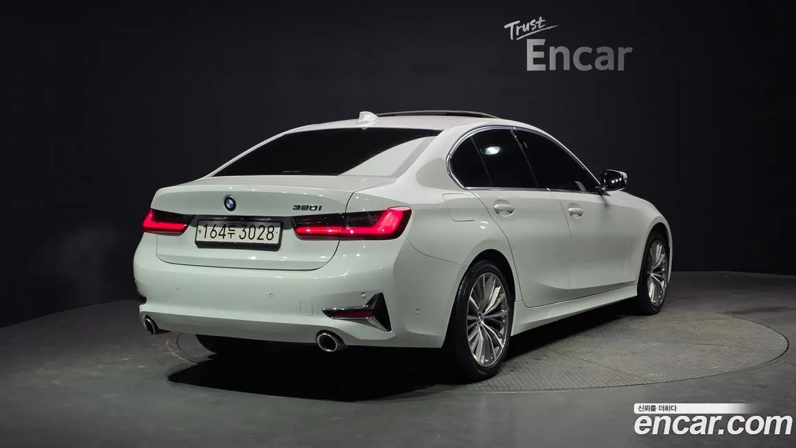 BMW 3-Series 2021 из KR, фото 2