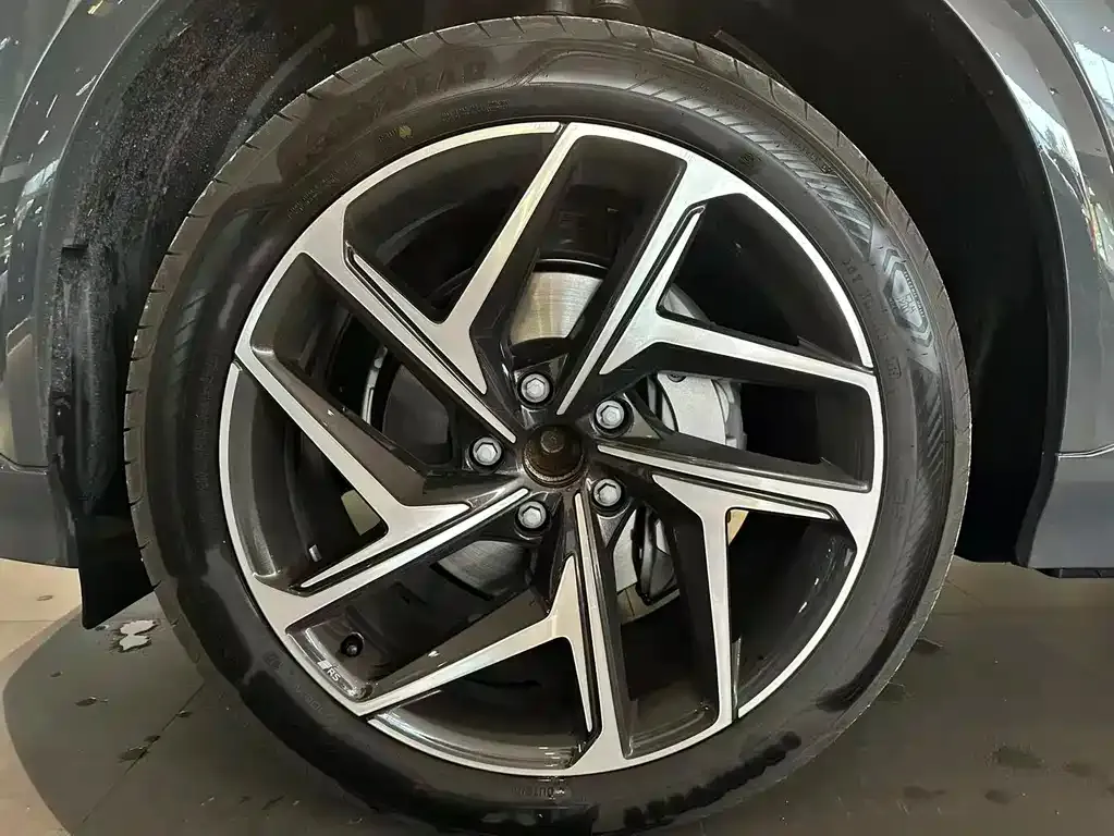 Audi Q6L e-tron 2025 из CN, фото 10
