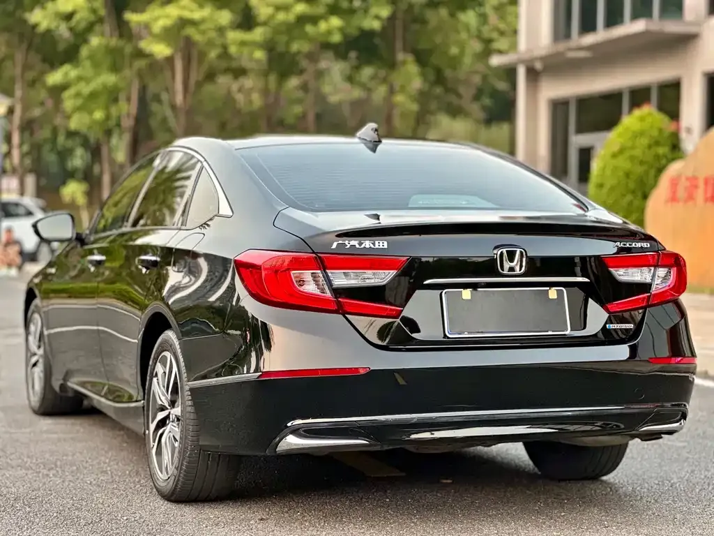 Honda Accord — фото 6