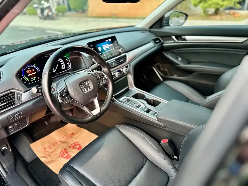 Honda Accord — фото 7