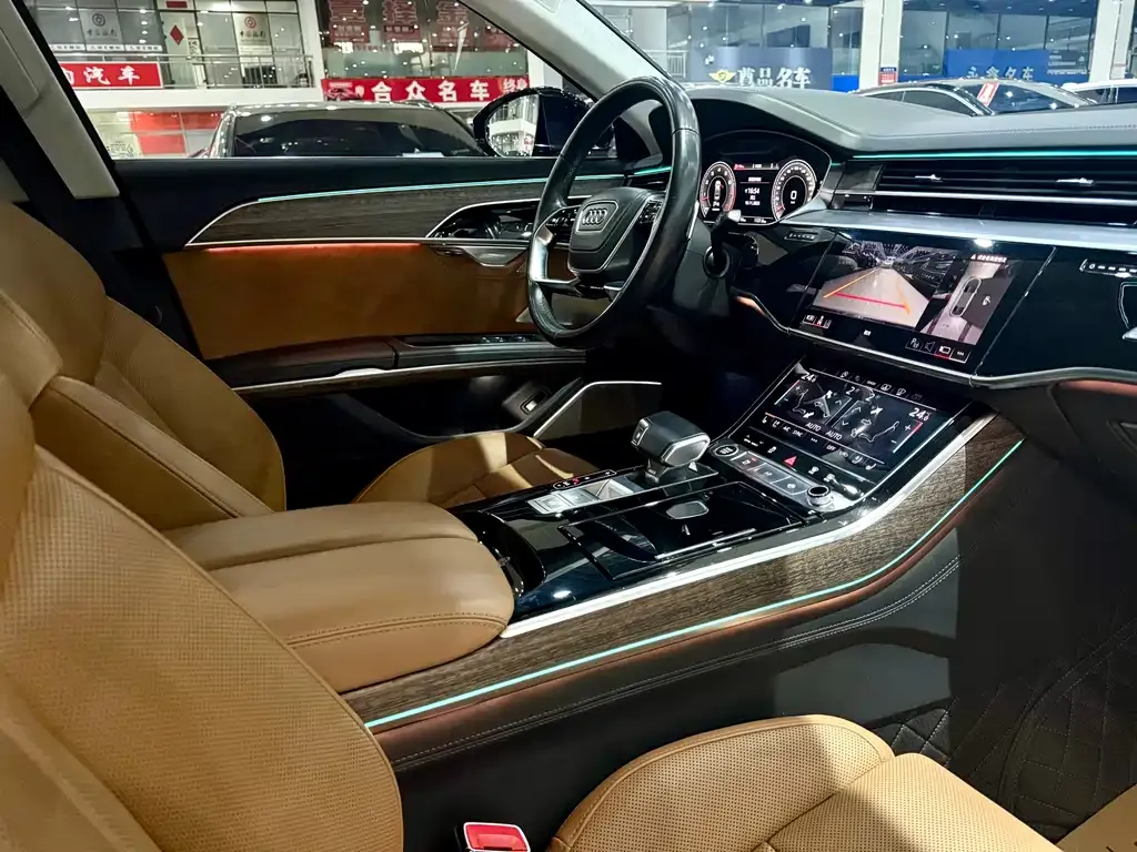 Audi A8 — фото 9