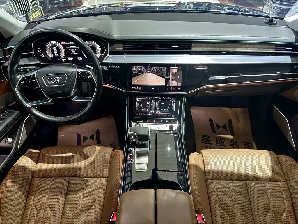 Audi A8 — фото 8