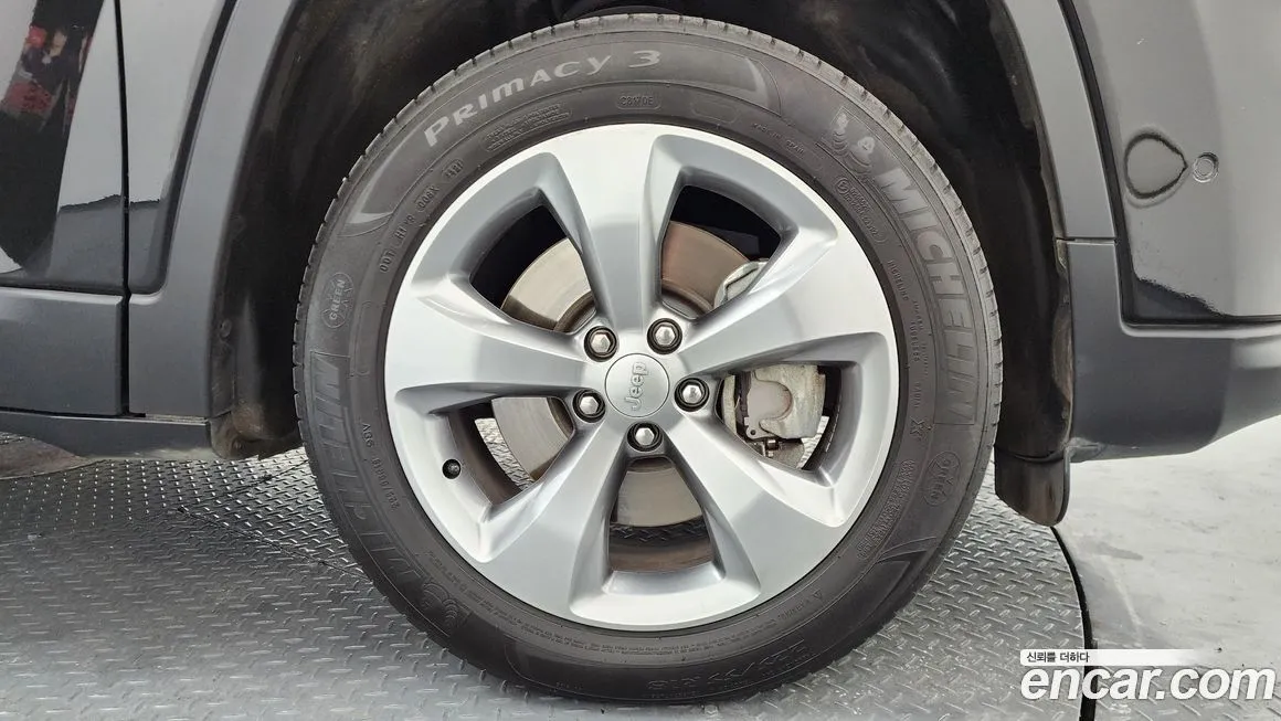Jeep Cherokee — фото 10