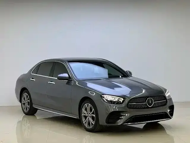 Mercedes-Benz E-Class — фото 1
