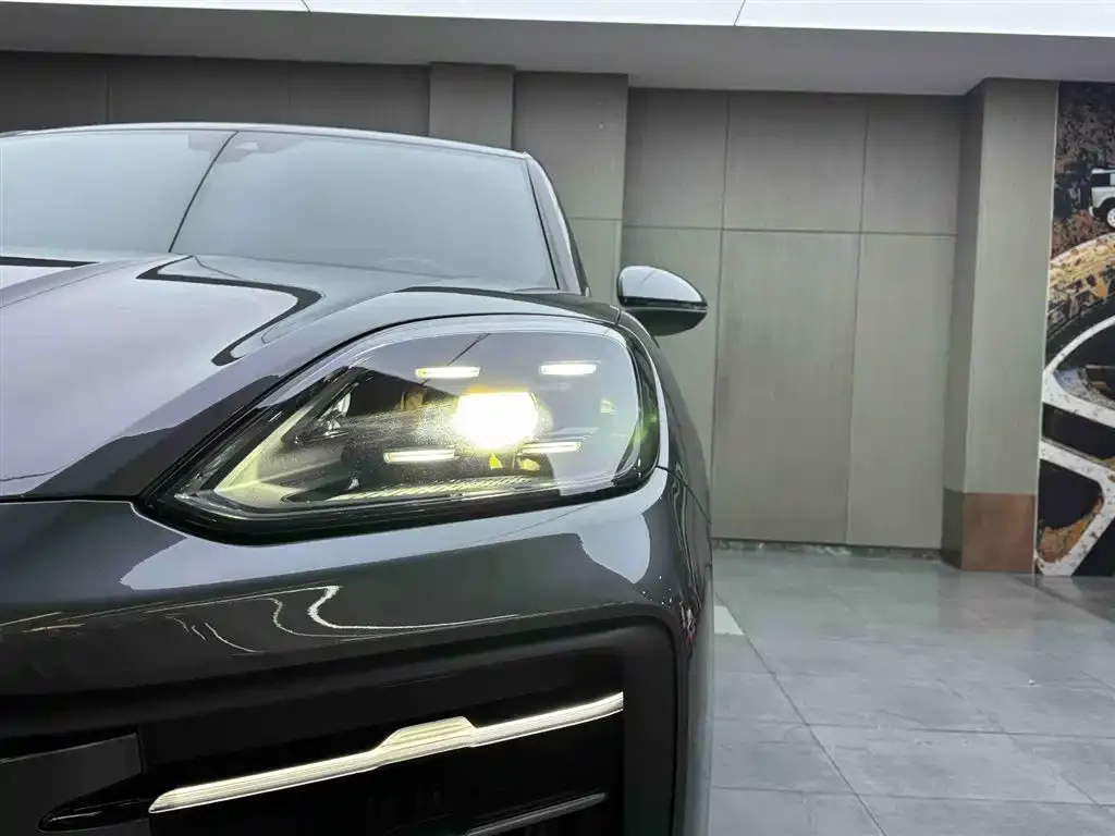 Porsche Cayenne Hybrid 2023 из CN, фото 9