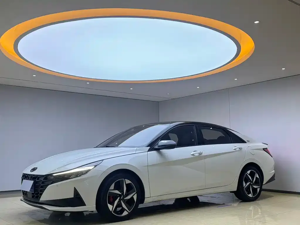 Hyundai Elantra 2022 из CN, фото 1