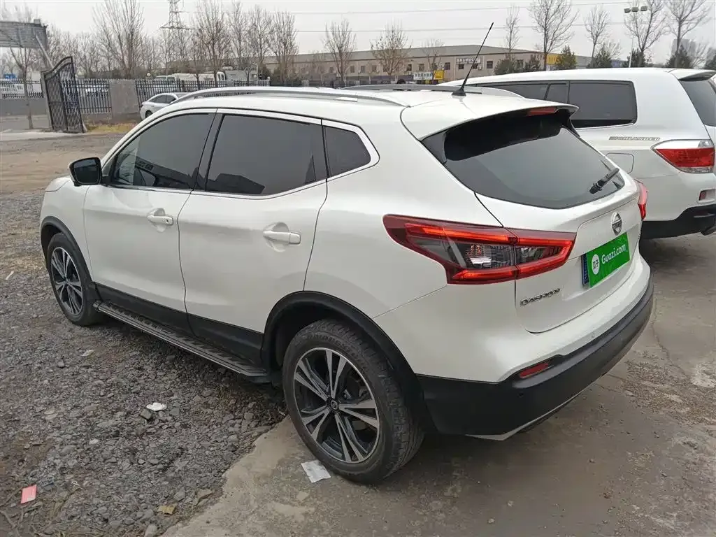 Nissan Qashqai — фото 8