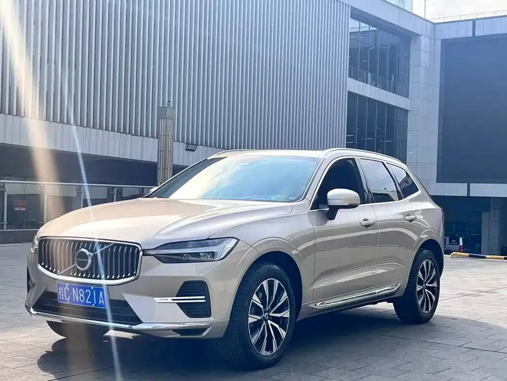 Volvo XC60 2023 из CN, фото 1