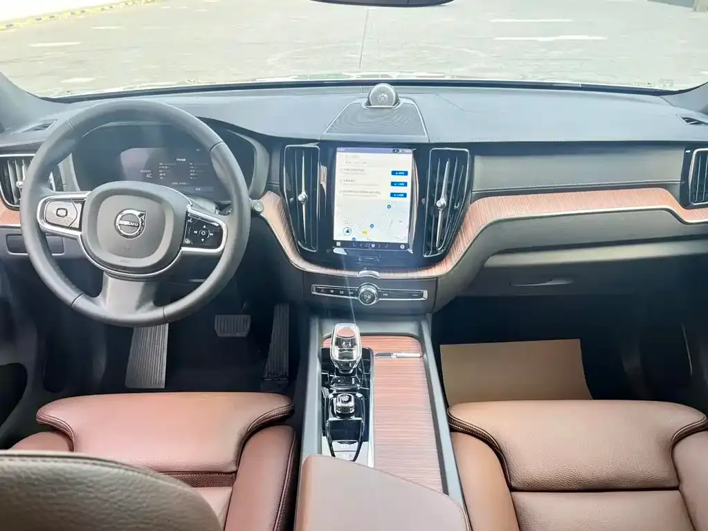 Volvo XC60 2023 из CN, фото 4