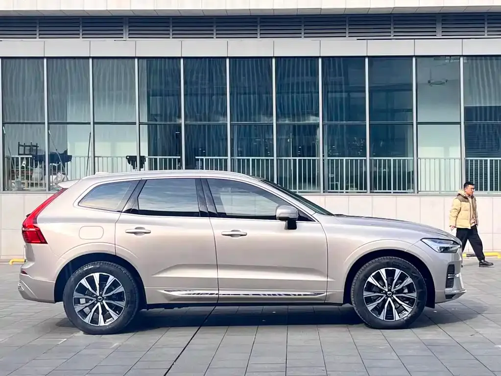 Volvo XC60 2023 из CN, фото 6