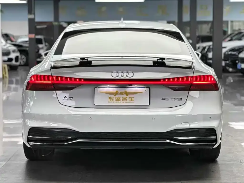 Audi A7 2022 из CN, фото 2