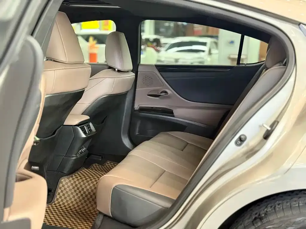 Lexus ES 2022 из CN, фото 2