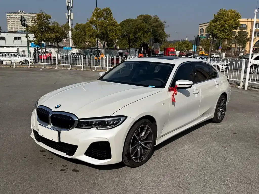 BMW 3 Series — фото 1