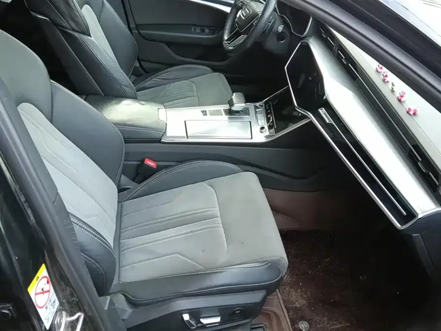 Audi A6L 2023 из CN, фото 6