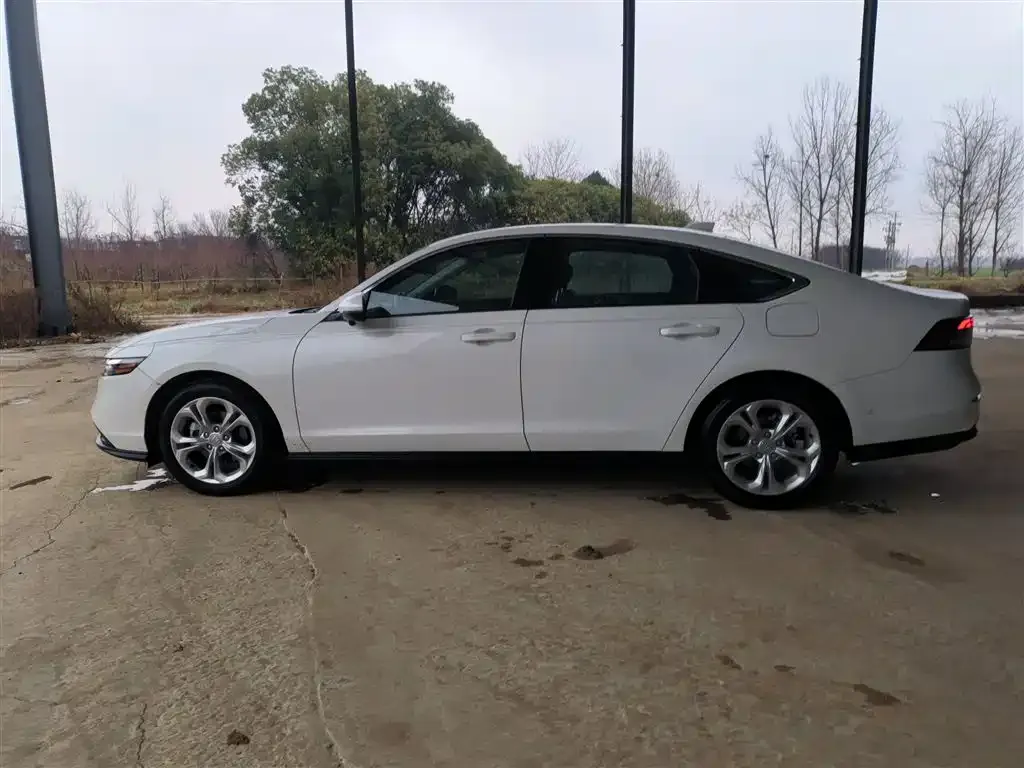 Honda Accord — фото 5