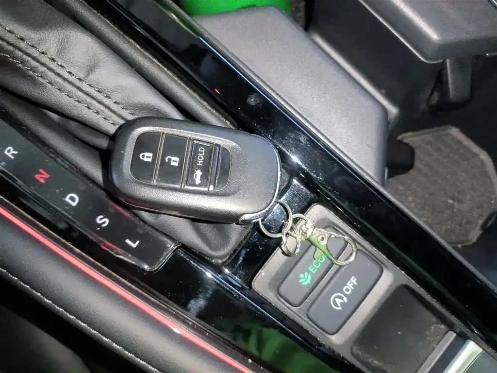 Honda Accord — фото 9