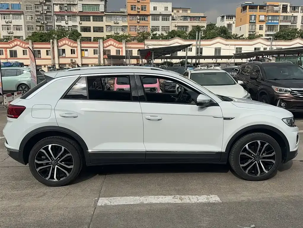 Volkswagen T-Roc — фото 4