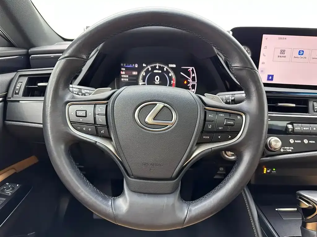 Lexus ES — фото 10