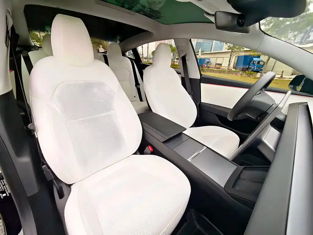 Tesla Model 3 — фото 10