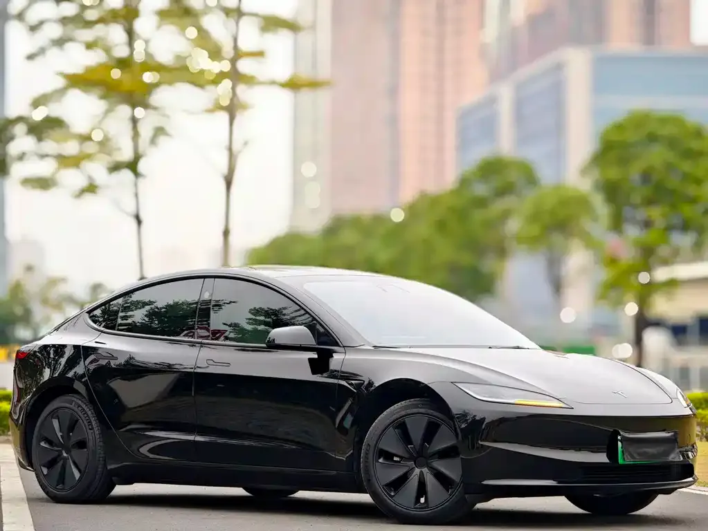 Tesla Model 3 — фото 3
