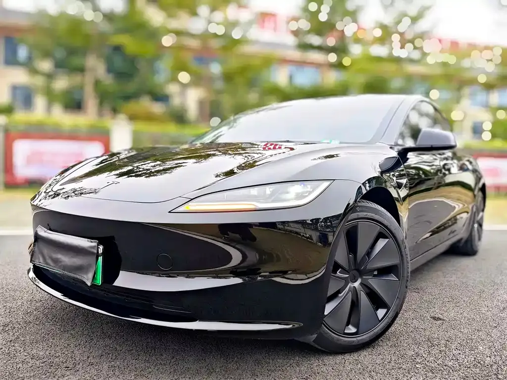 Tesla Model 3 — фото 6