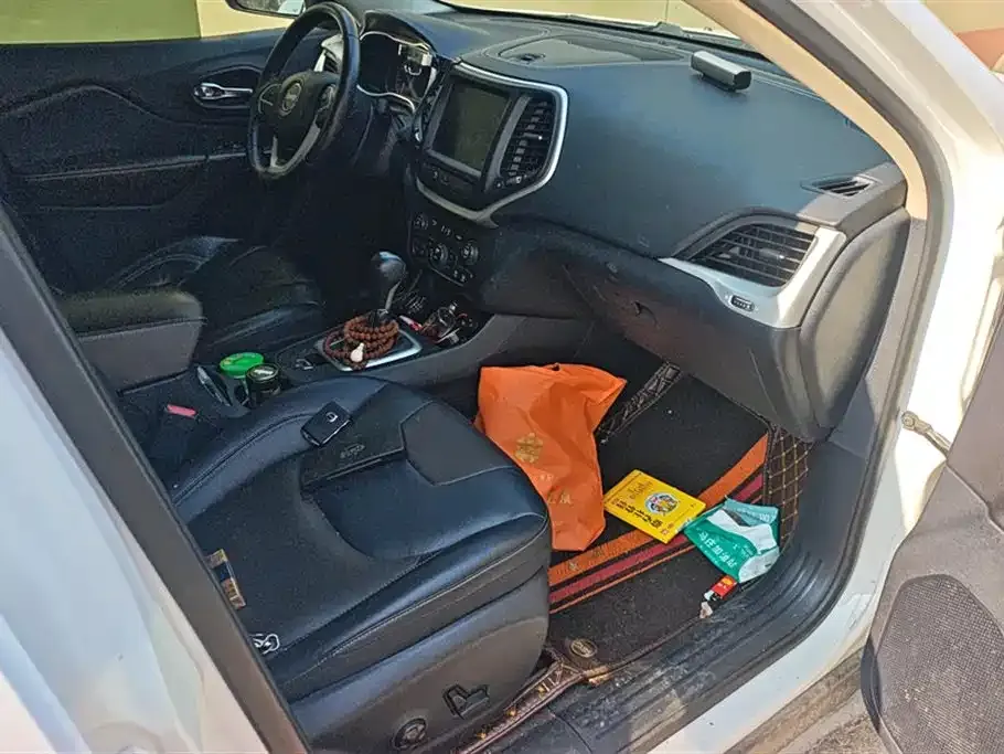 Jeep Cherokee 2021 из CN, фото 4