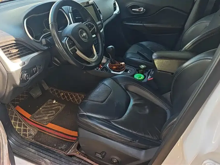 Jeep Cherokee 2021 из CN, фото 2