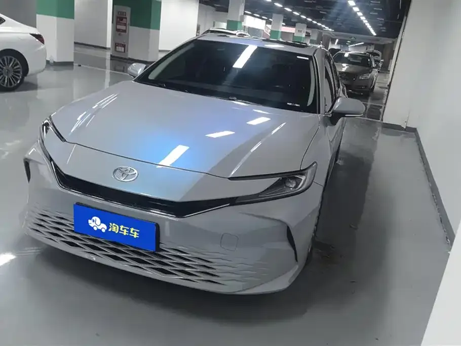 Toyota Camry 2024 из CN, фото 1