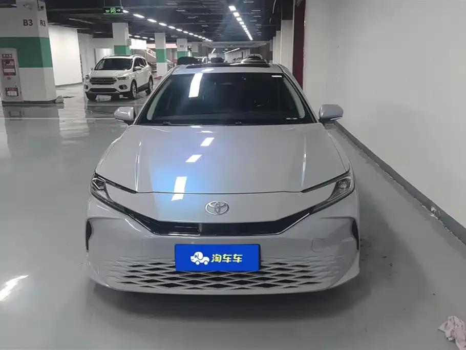 Toyota Camry 2024 из CN, фото 2