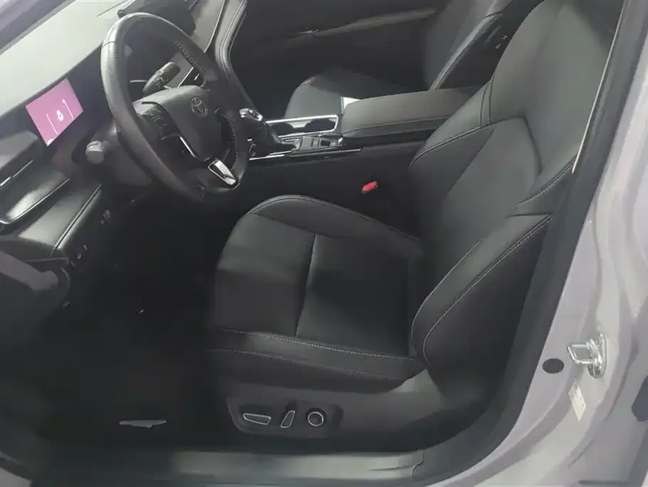 Toyota Camry 2024 из CN, фото 9