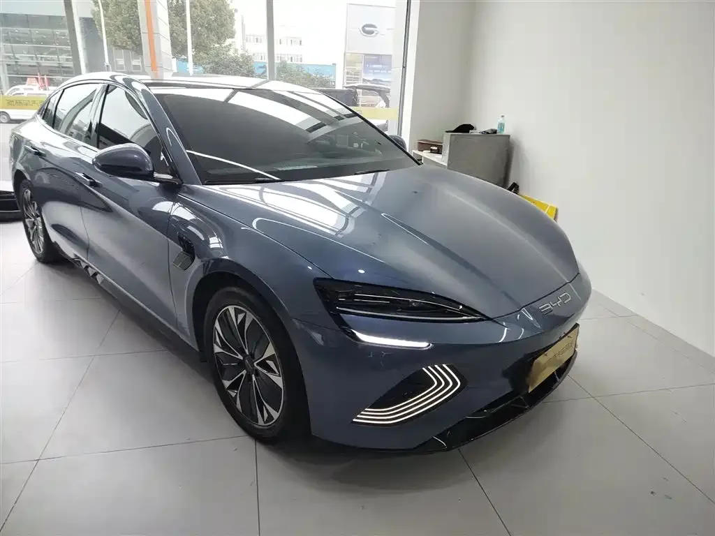 BYD Seal — фото 10