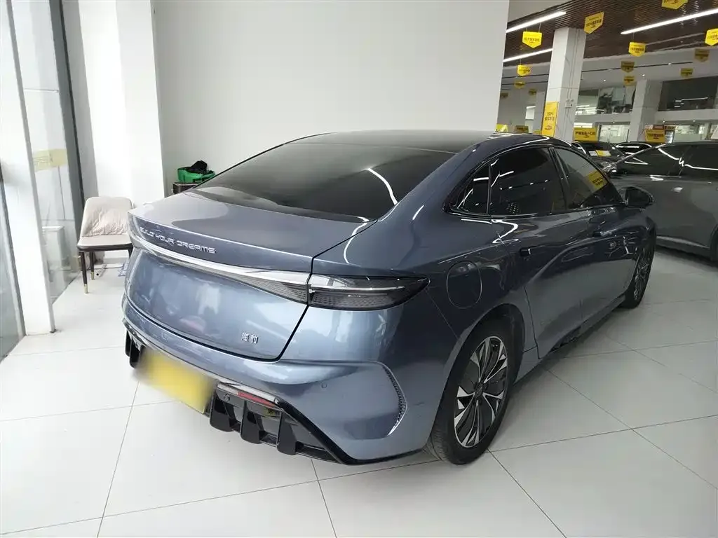 BYD Seal — фото 8