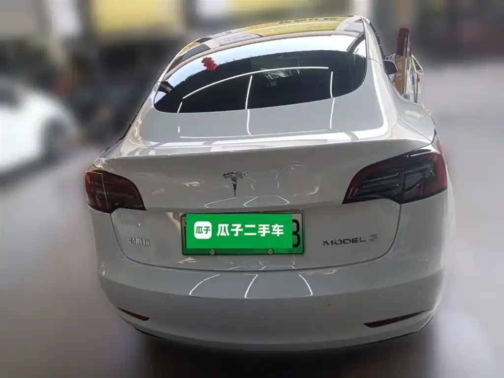 Tesla Model 3 — фото 2