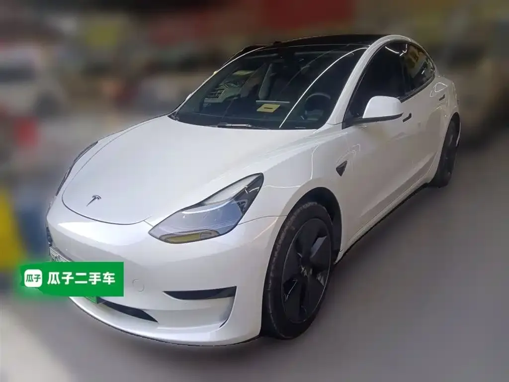 Tesla Model 3 — фото 5