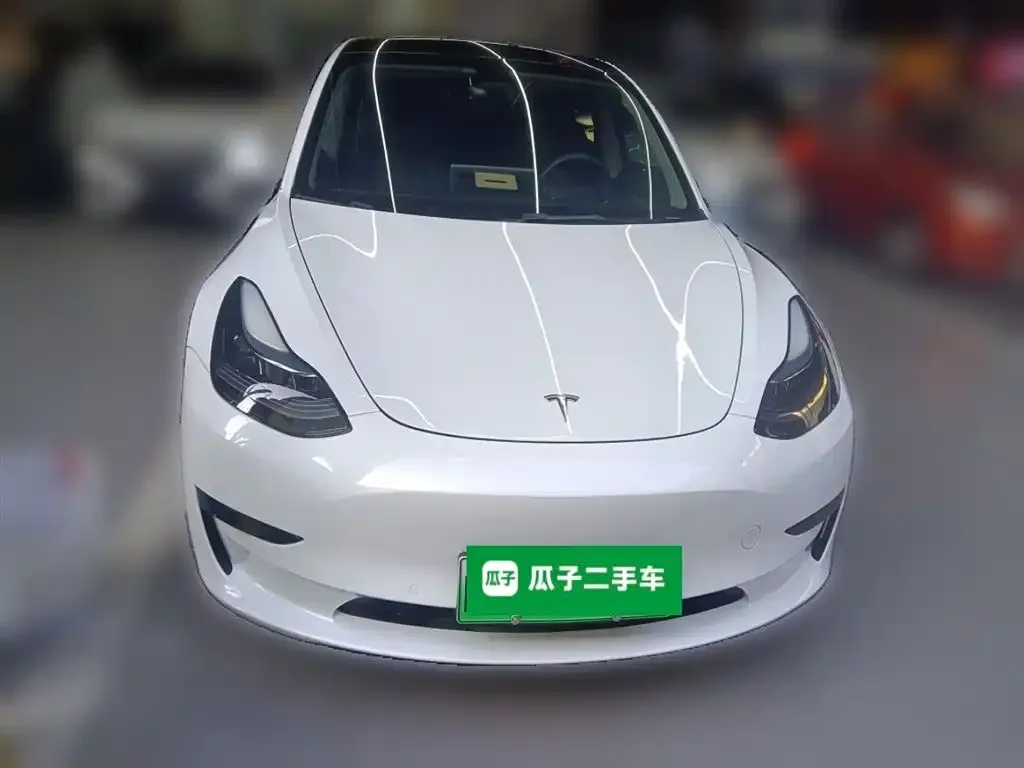 Tesla Model 3 — фото 9